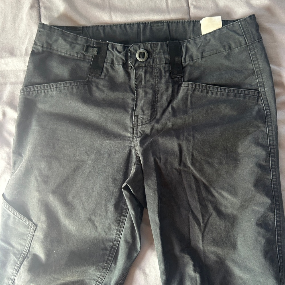 Patagonia Black Ladies Pants ; Black with a nice fade Clean ready to wear 🥾